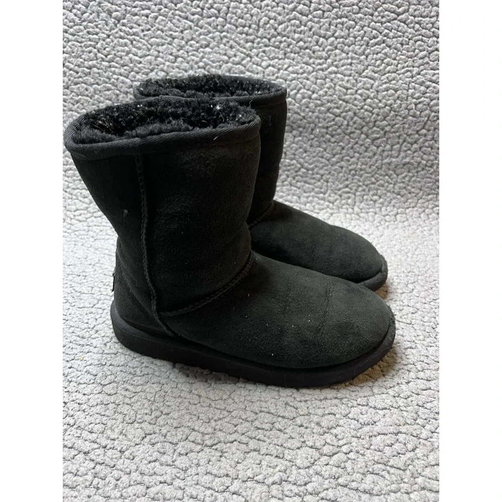 UGG Classic Short II Boots Big Girls Size 3 Greenish Black Color